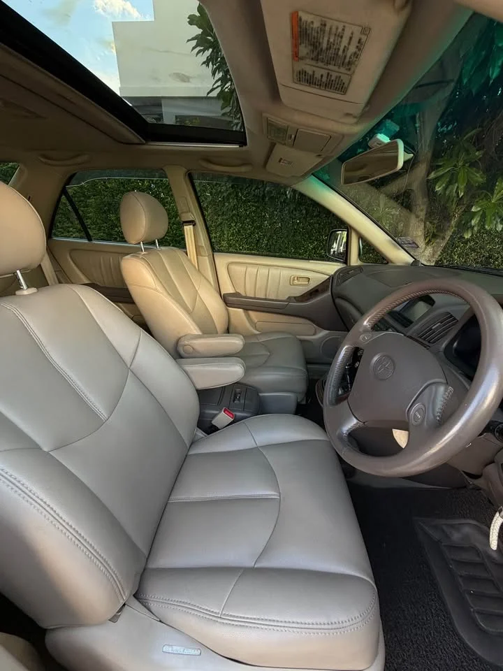 2000 Toyota Harrier I 3