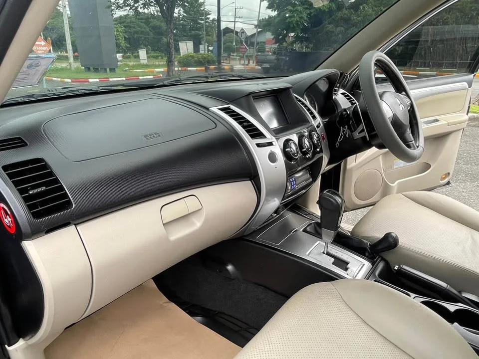 2011 Mitsubishi Pajero Sport II 2