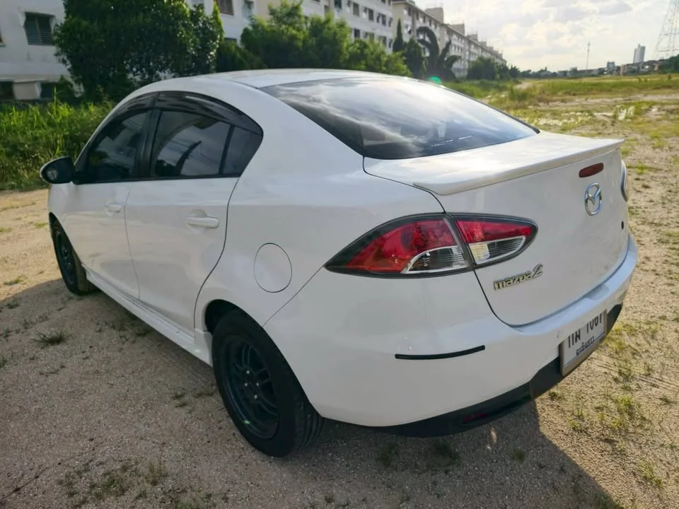 2013 Mazda 2 II 3