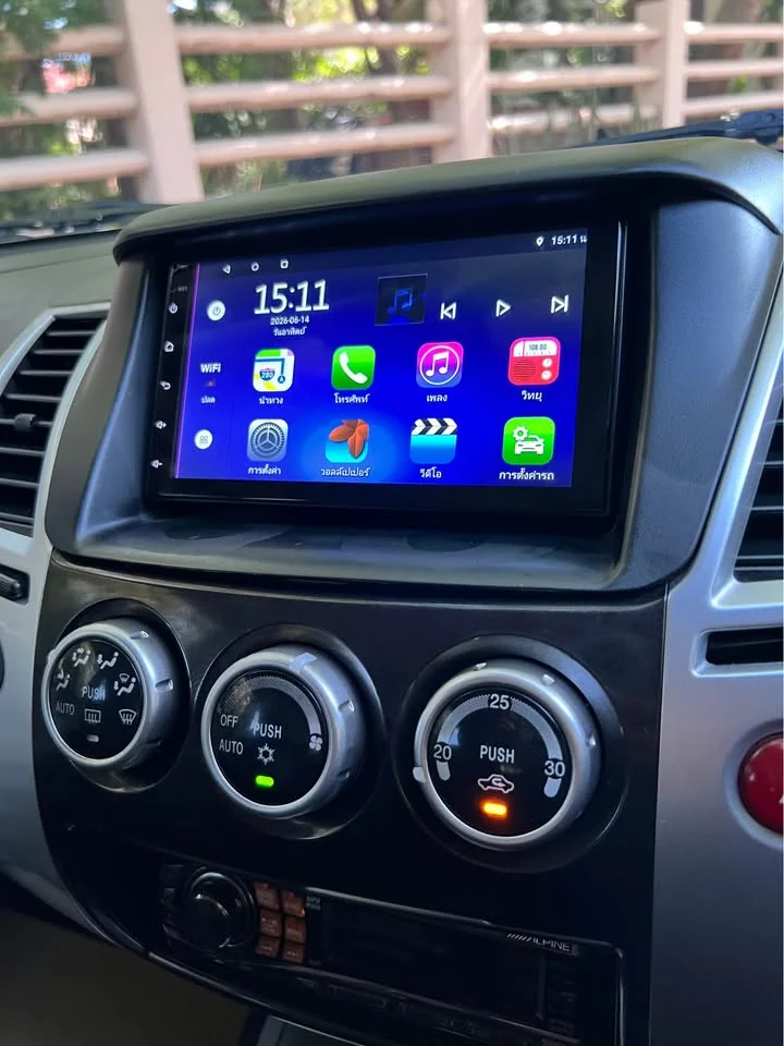 2012 Mitsubishi Pajero Sport II 2