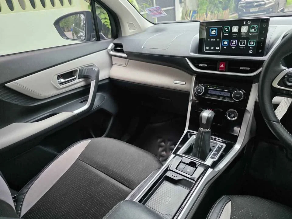 2023 Toyota Veloz III 2