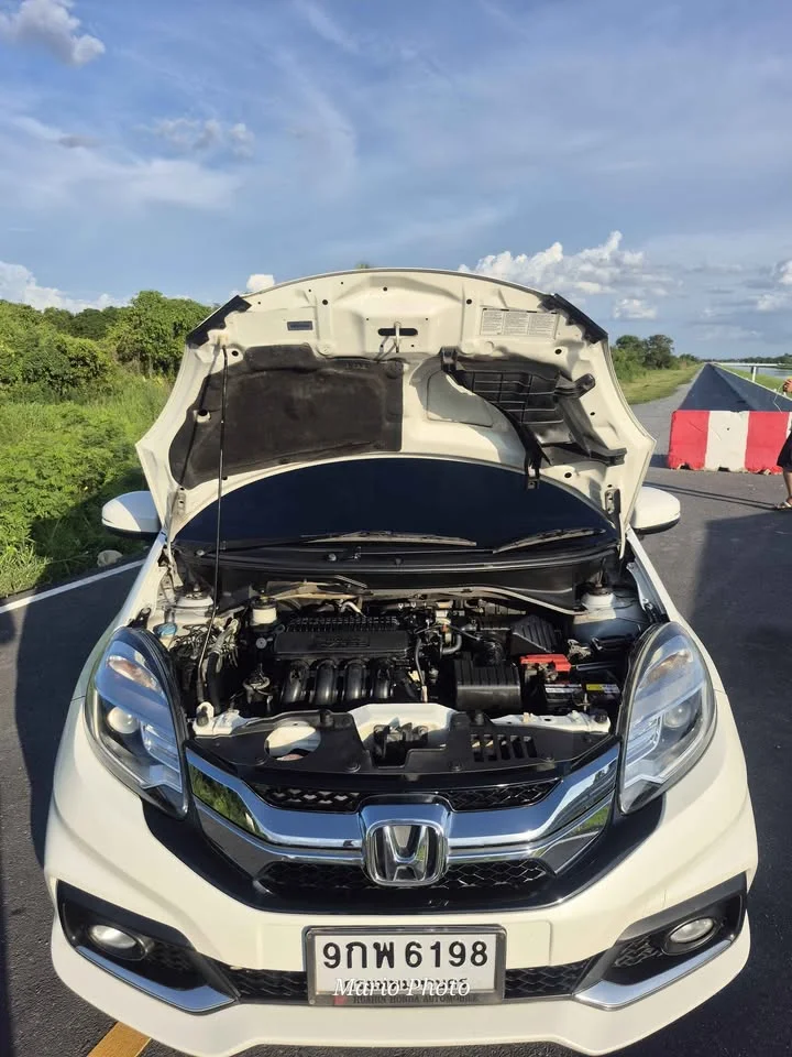 2015 Honda Mobilio II 2