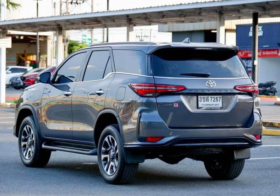 2023 Toyota Fortuner II 2