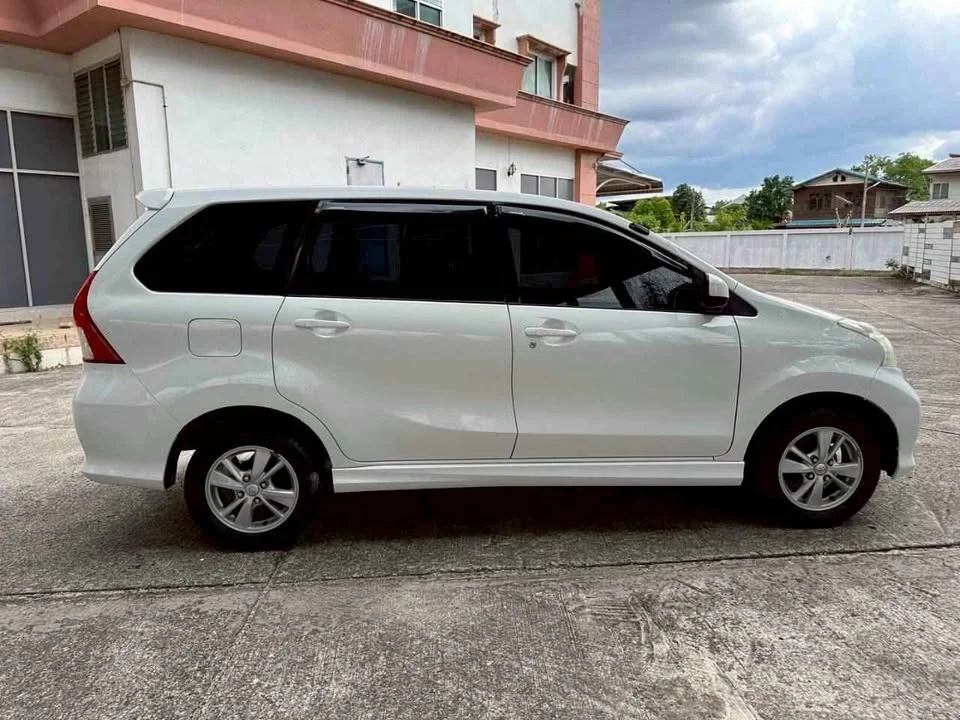 2012 Toyota Avanza II 2