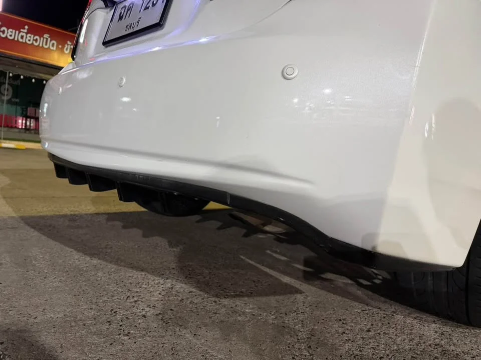 2011 Toyota Prius III 3