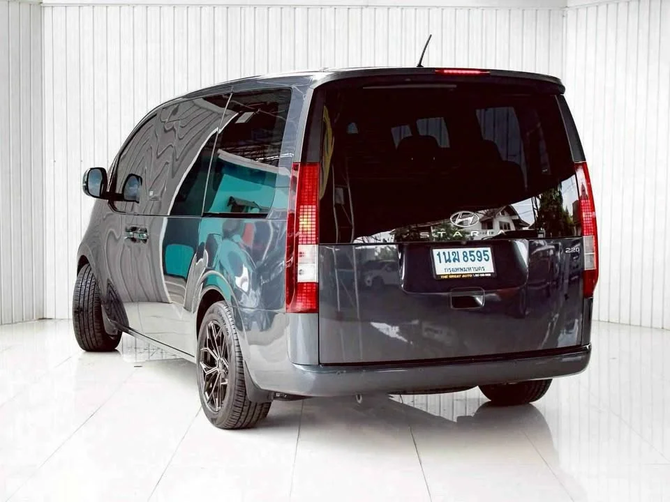 2022 Hyundai Staria US4 3