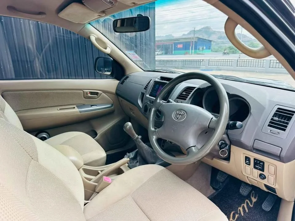 2010 Toyota Hilux VII 2