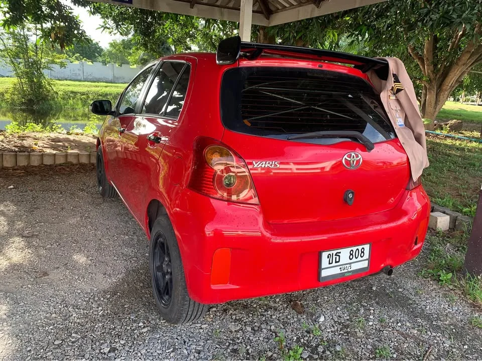 2013 Toyota Yaris II 2
