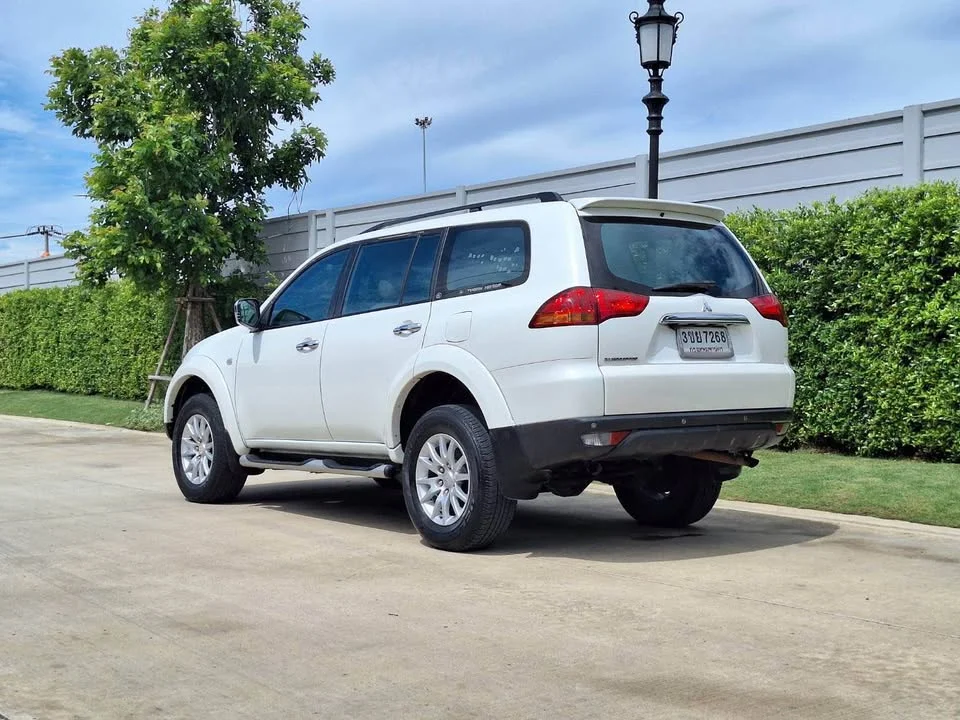 2011 Mitsubishi Pajero Sport II 2