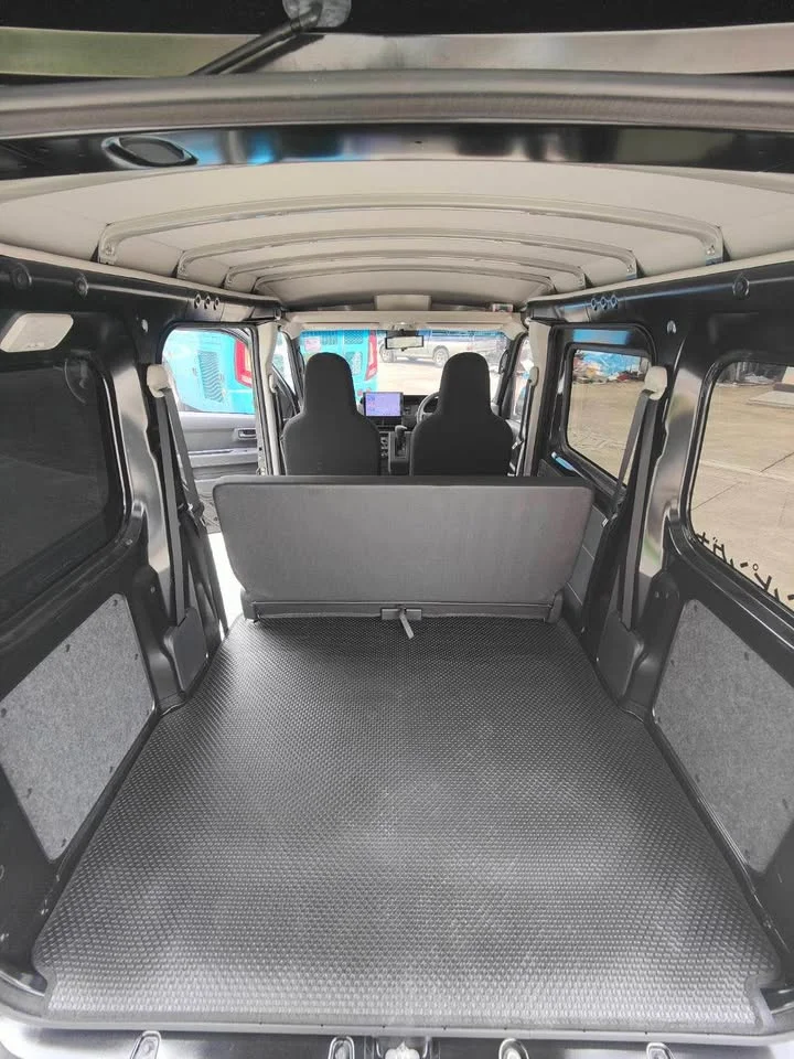 2025 Daihatsu Hijet 2