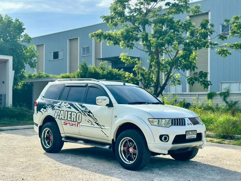2011 Mitsubishi Pajero Sport II 3