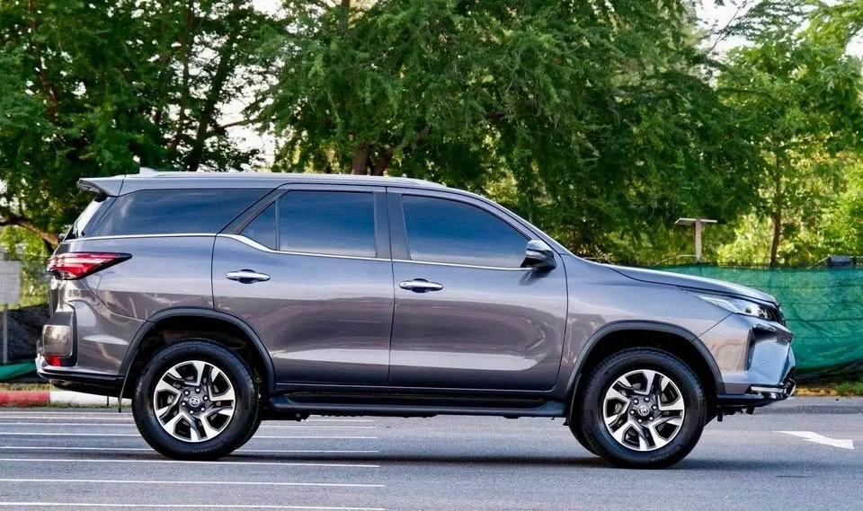 2023 Toyota Fortuner II 2