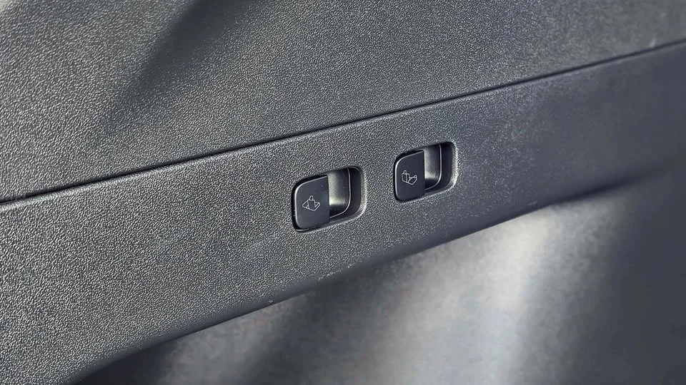 2023 Tesla Model Y 2