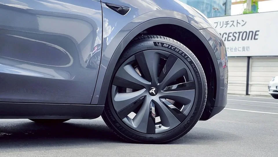 2023 Tesla Model Y 3