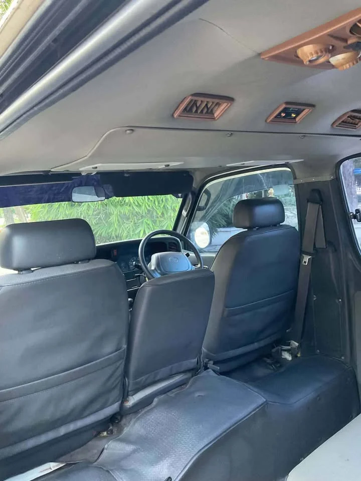 2002 Toyota Commuter IV (H100) 3