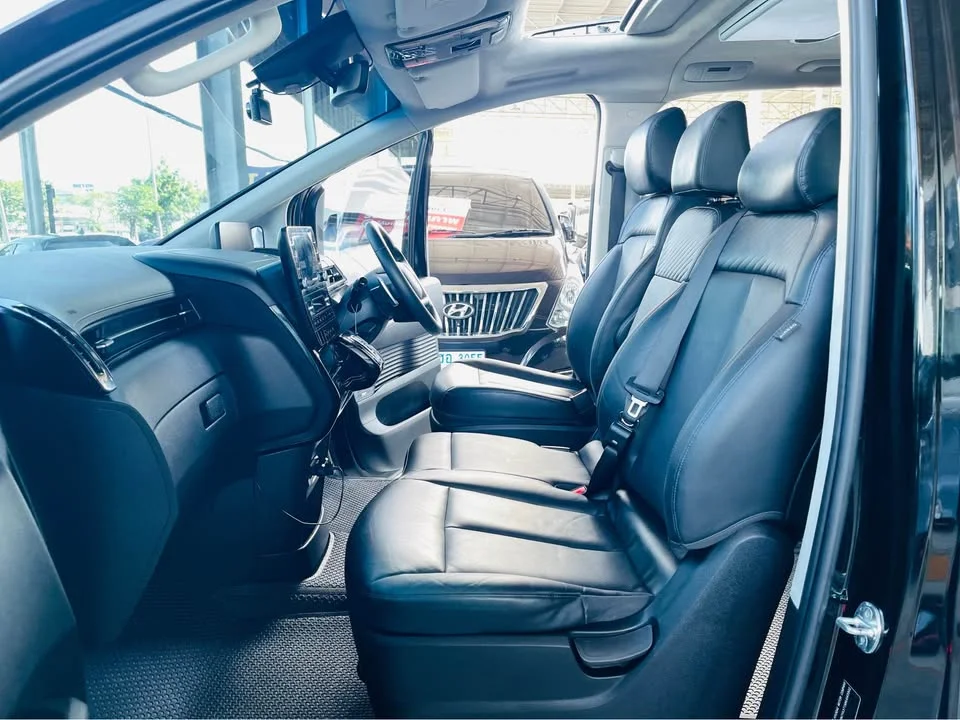 2023 Hyundai Staria US4 3