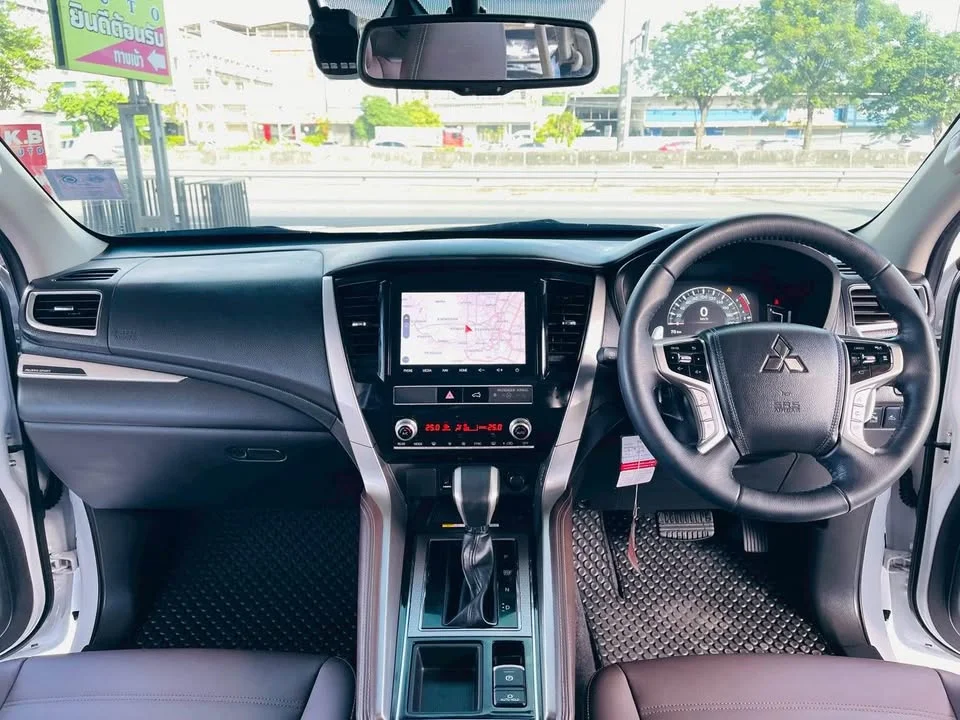 2022 Mitsubishi Pajero Sport III 3