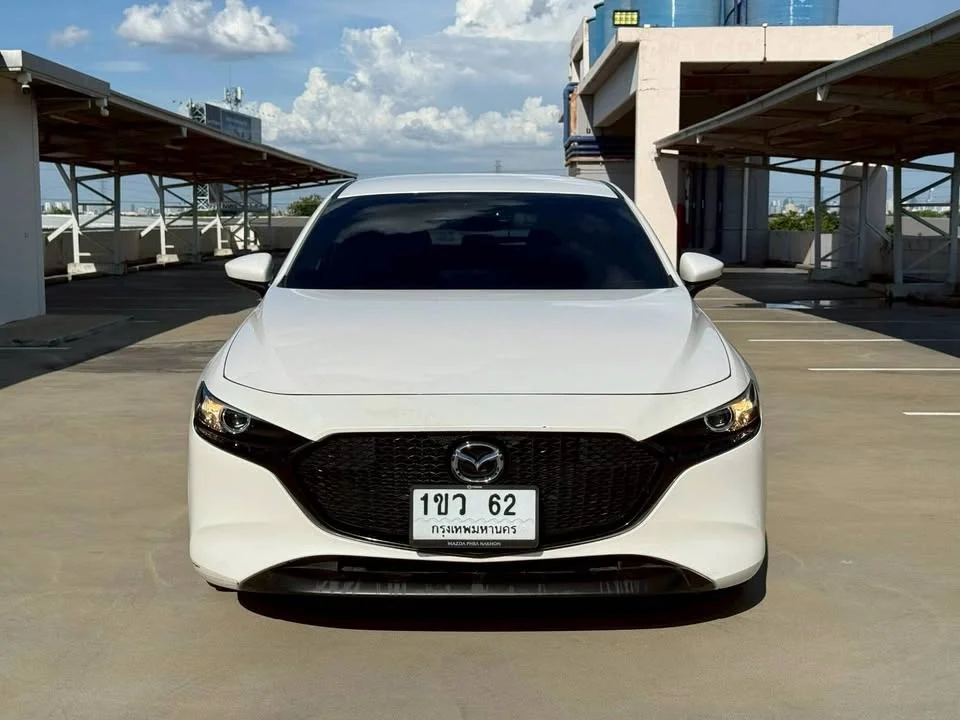 2020 Mazda 3 IV 3