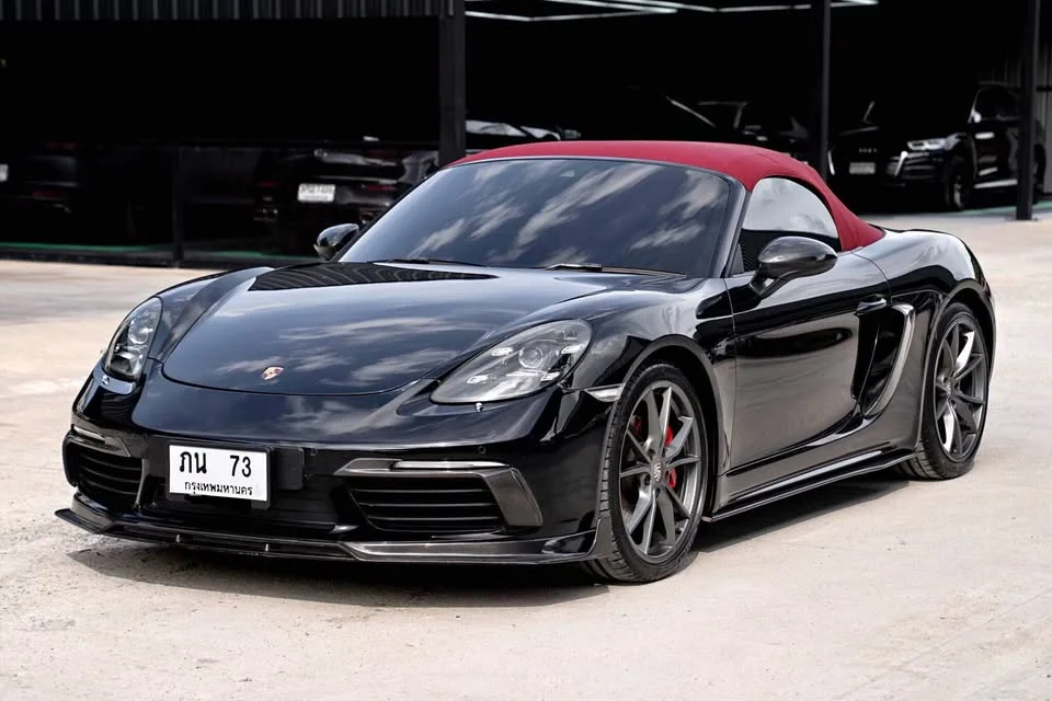 2018 Porsche 718 Boxster and Cayman IV 3