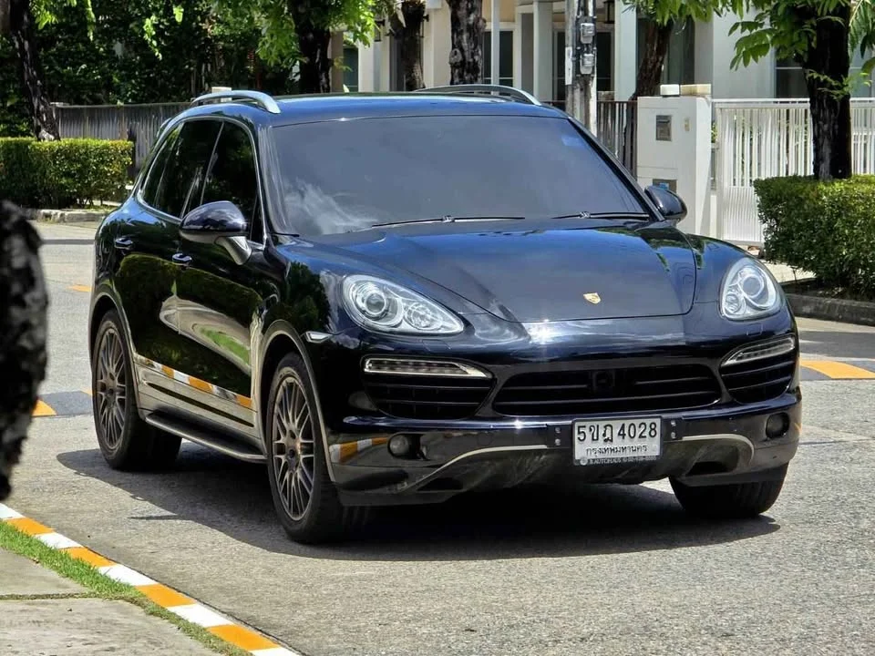 2011 Porsche Cayenne II 2