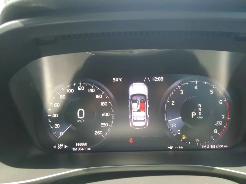 2019 Volvo XC40 2