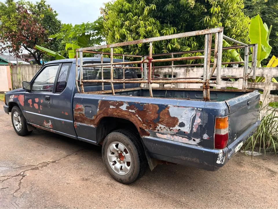 1994 Mitsubishi Triton II 3