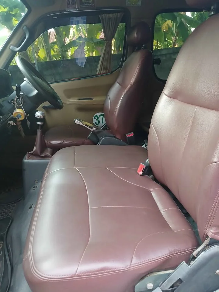 2004 Toyota Commuter IV (H100) 2