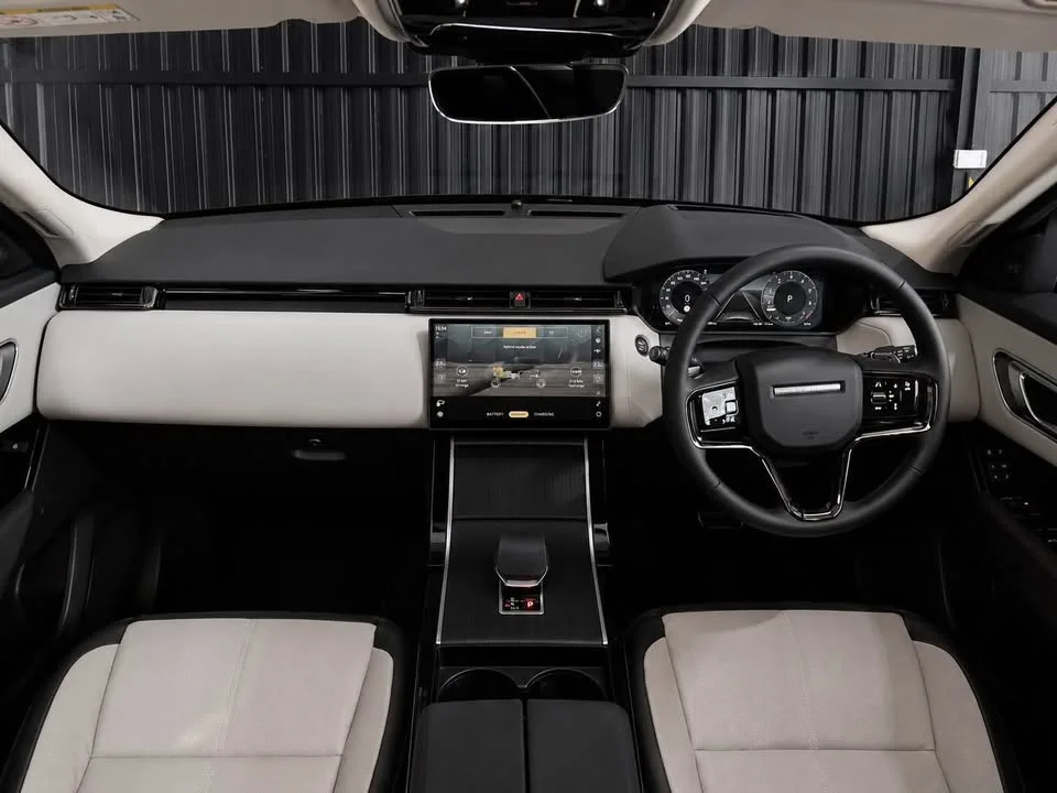 2026 Land Rover Range Rover Velar L560 2