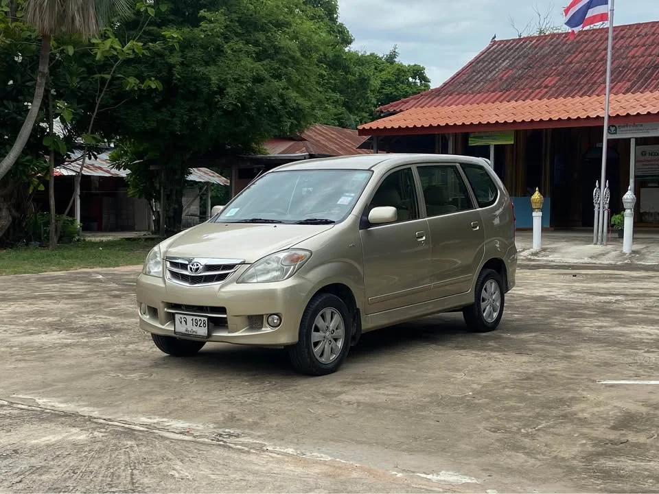 2010 Toyota Avanza I 2
