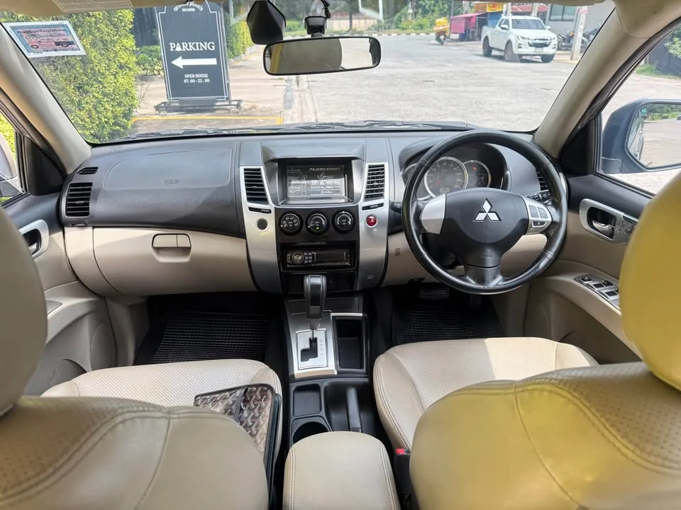 2011 Mitsubishi Pajero Sport II 2