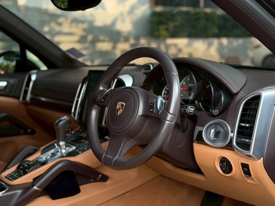 2014 Porsche Cayenne II 2