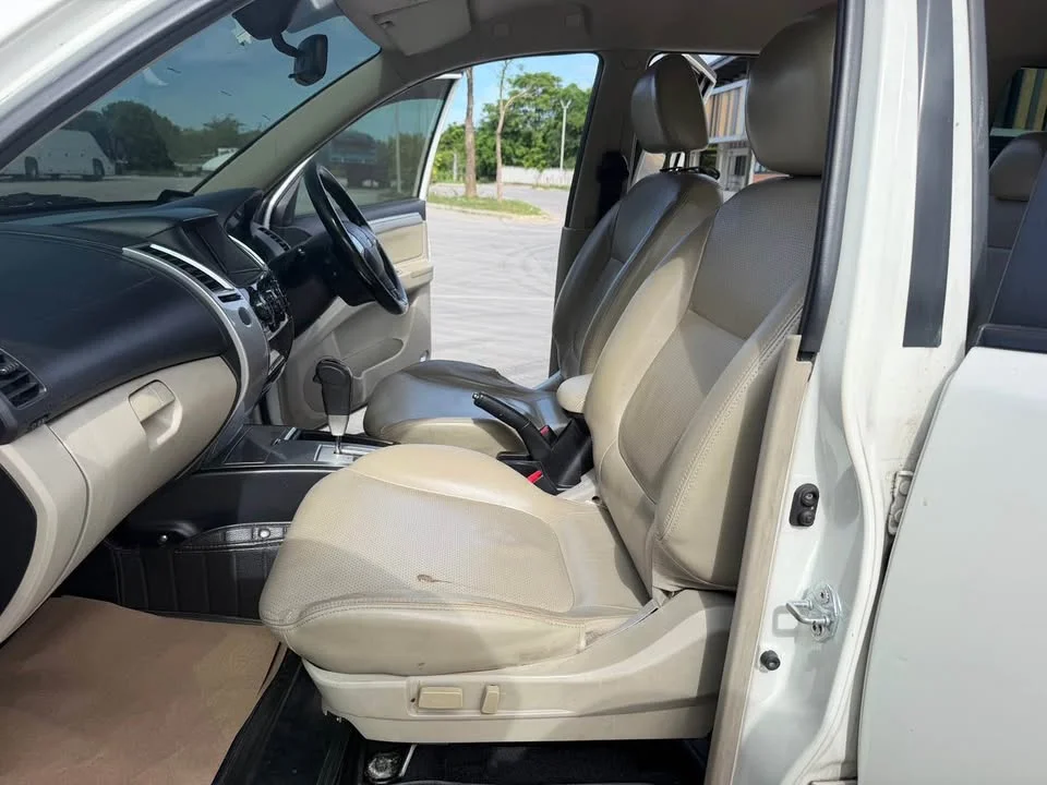 2011 Mitsubishi Pajero Sport II 2