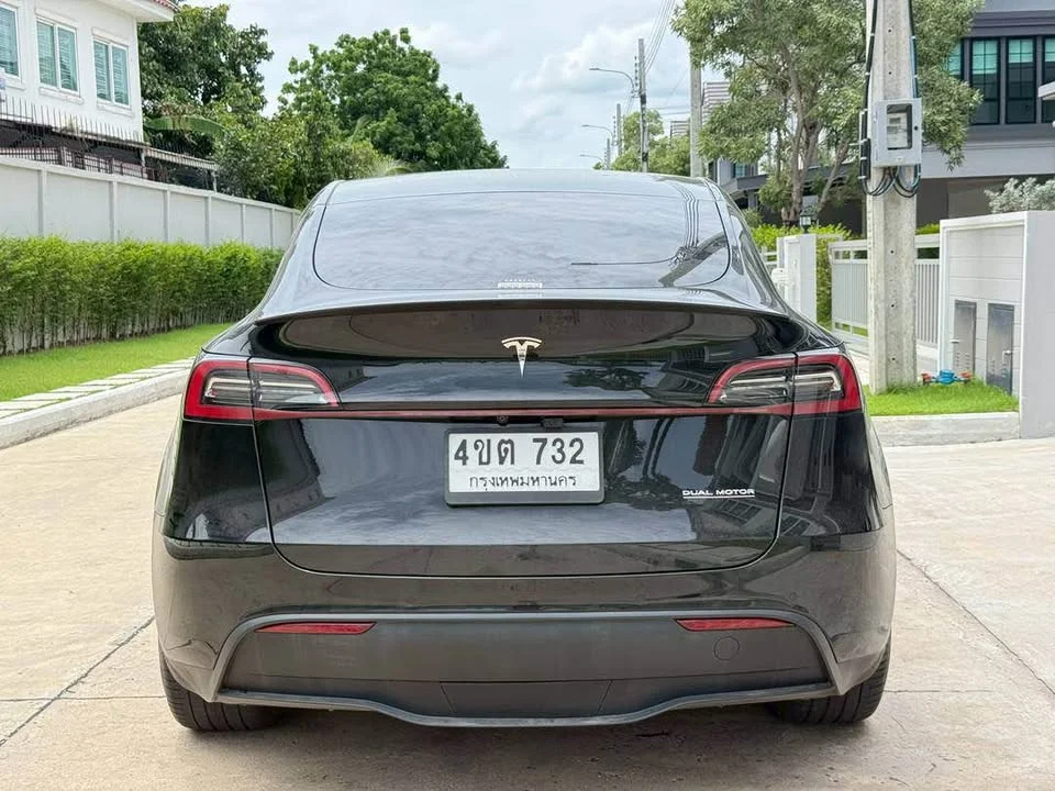 2023 Tesla Model Y 3