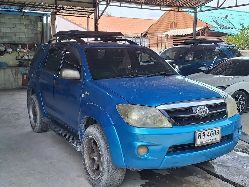 2005 Toyota Fortuner I 3