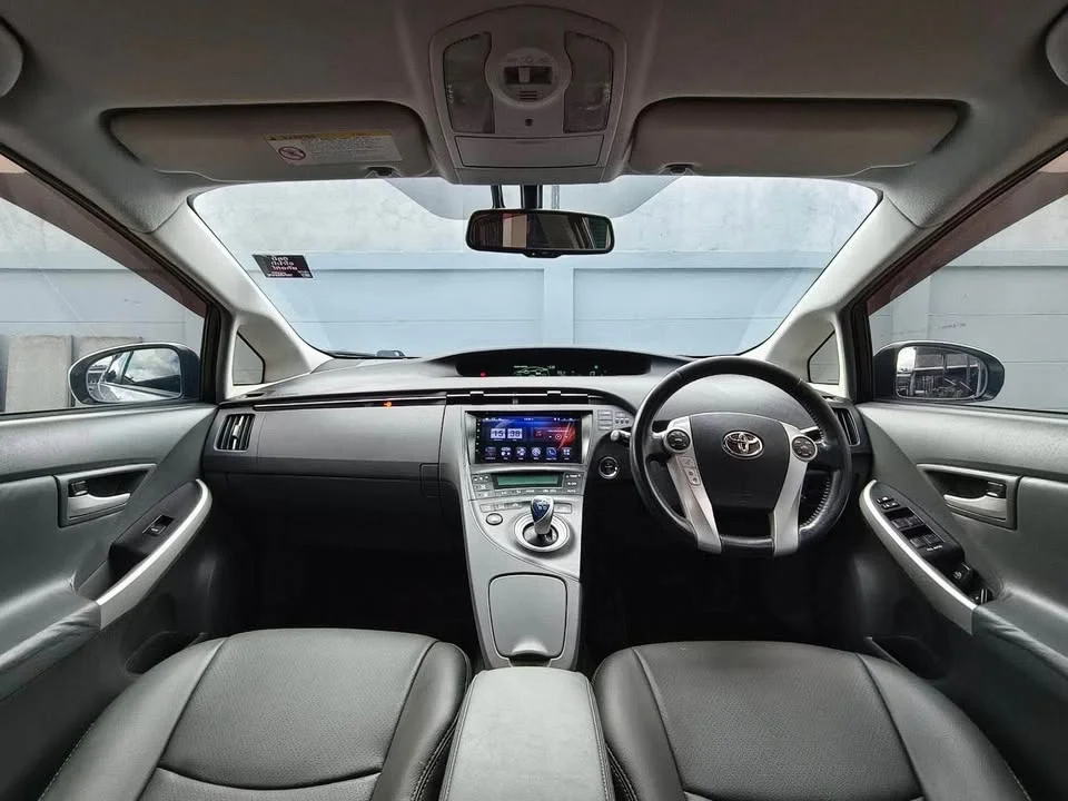 2011 Toyota Prius III 2