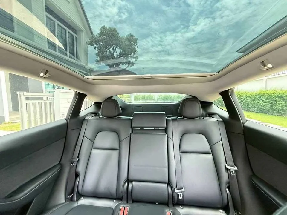 2023 Tesla Model Y 2