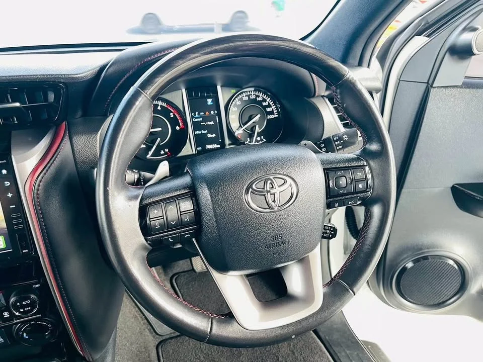 2023 Toyota Fortuner II 3