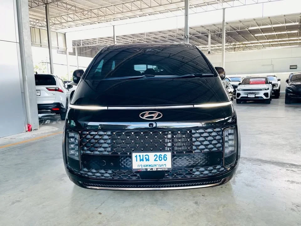 2023 Hyundai Staria US4 3