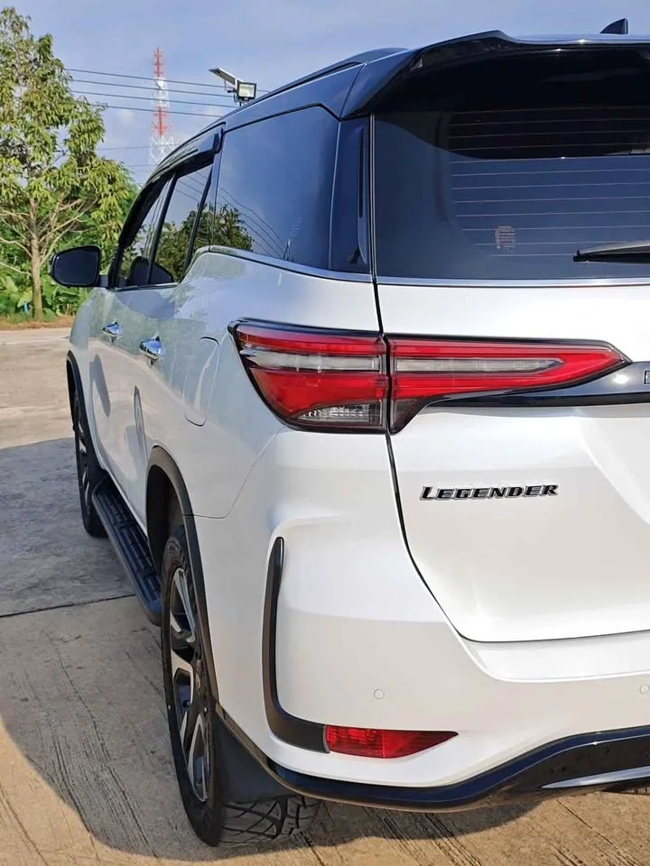 2023 Toyota Fortuner II 3