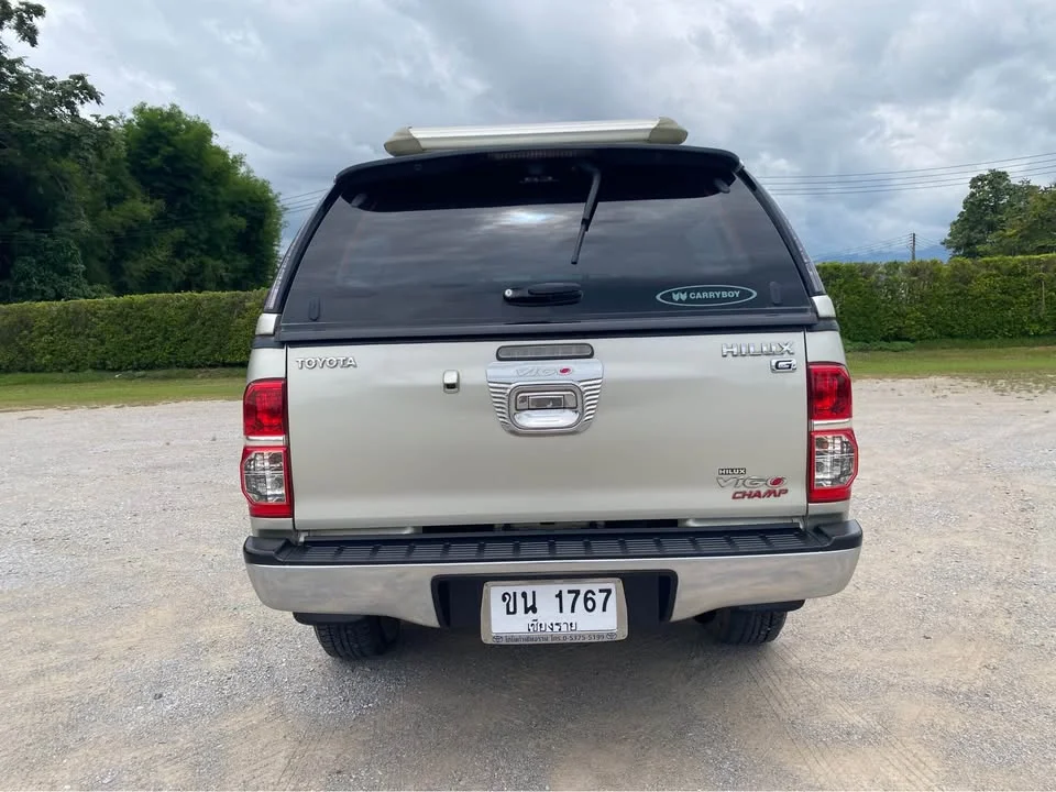 2013 Toyota Hilux VII 2