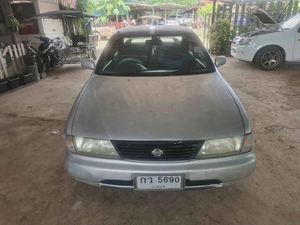 1995 Nissan Sunny IV 2