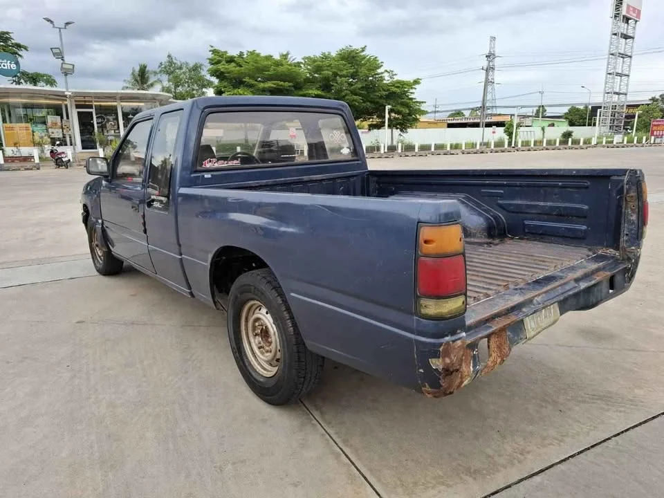 1996 Isuzu TFR III 3