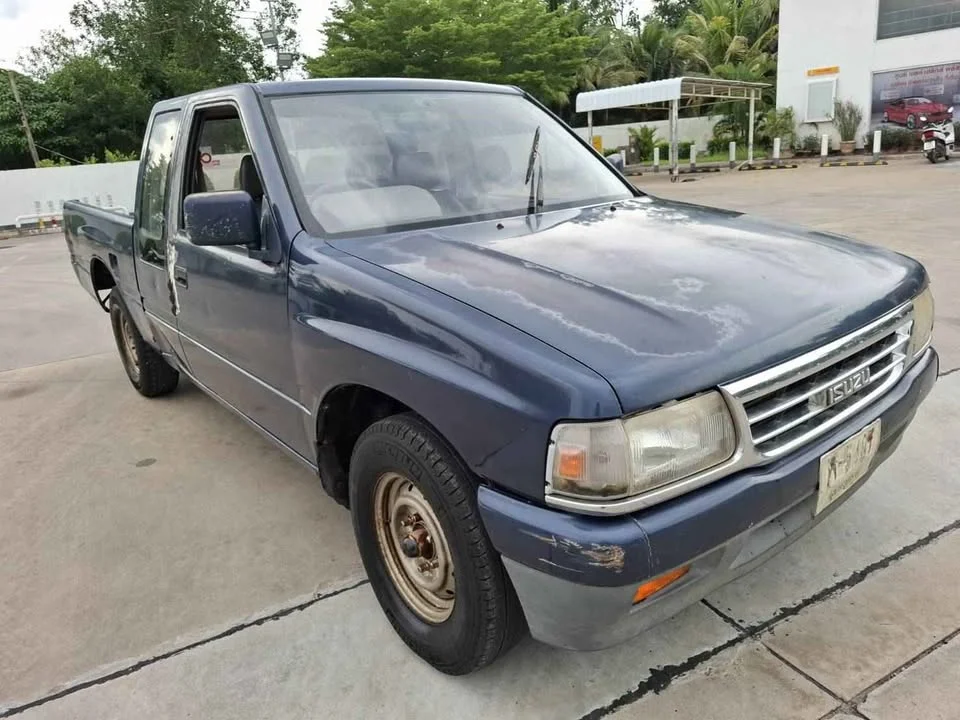 1996 Isuzu TFR III 2