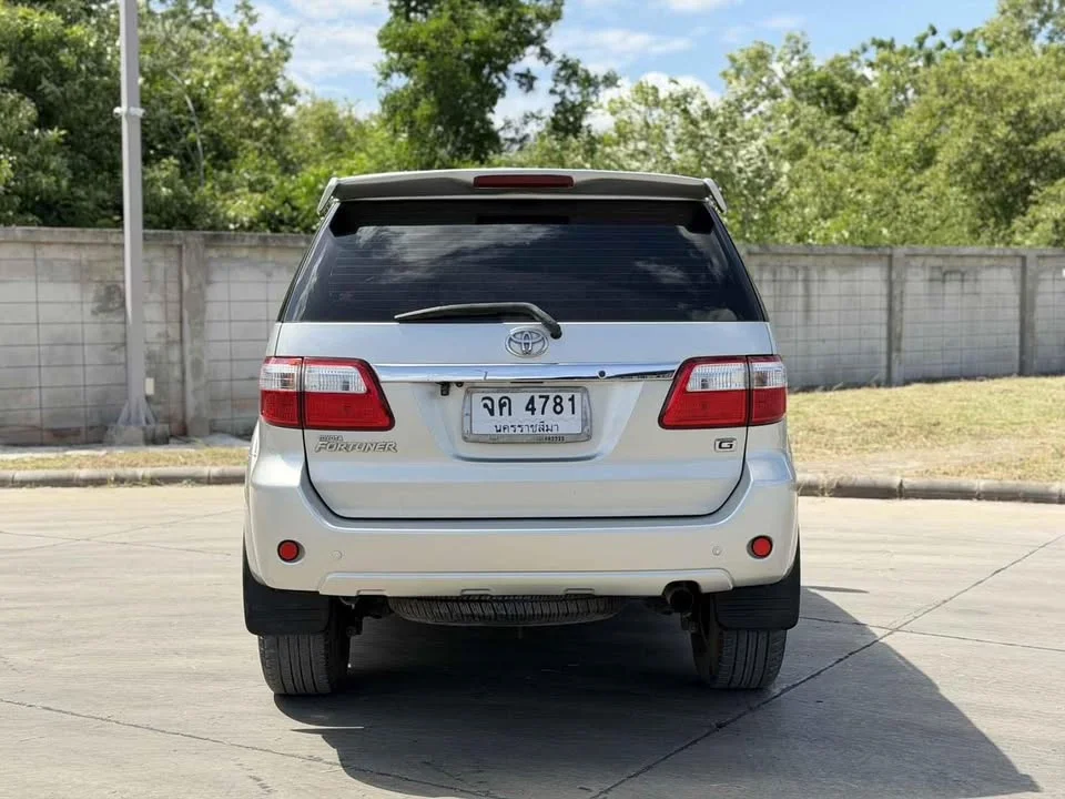 2010 Toyota Fortuner I 2