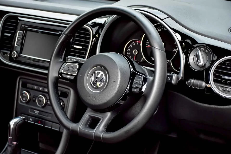 2012 Volkswagen New Beetle 3