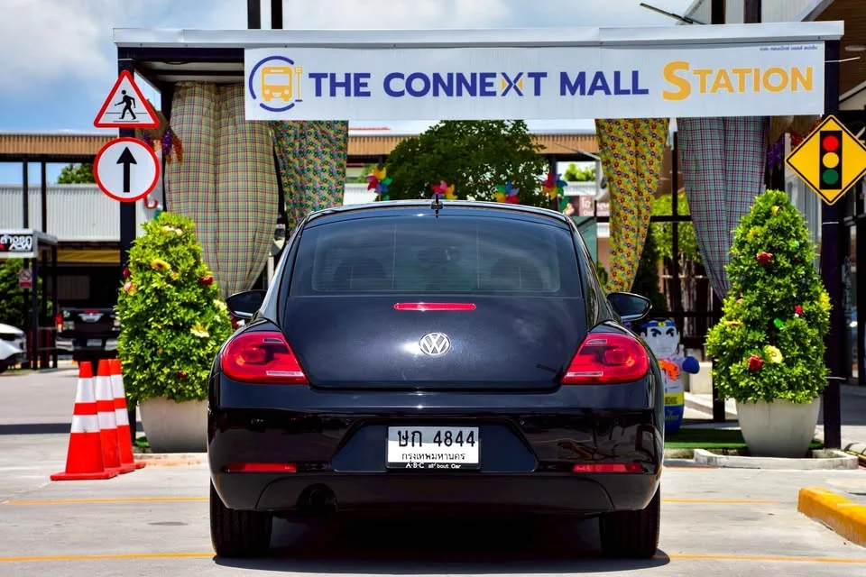 2012 Volkswagen New Beetle 2