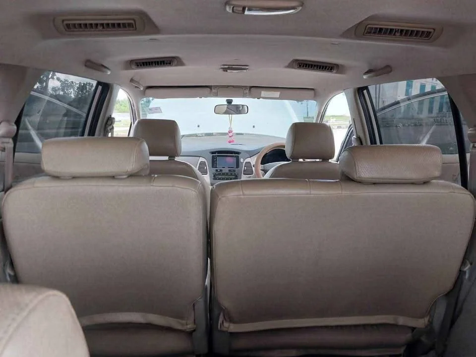 2011 Toyota Innova I 3