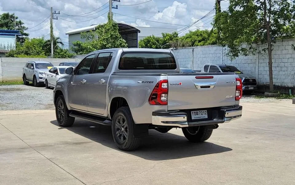 2020 Toyota Hilux VIII 2
