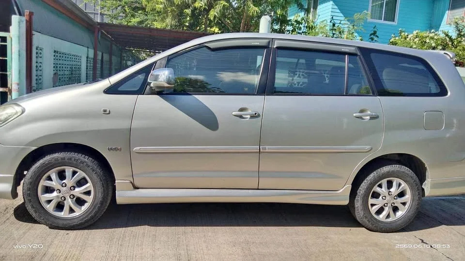 2009 Toyota Innova I 2