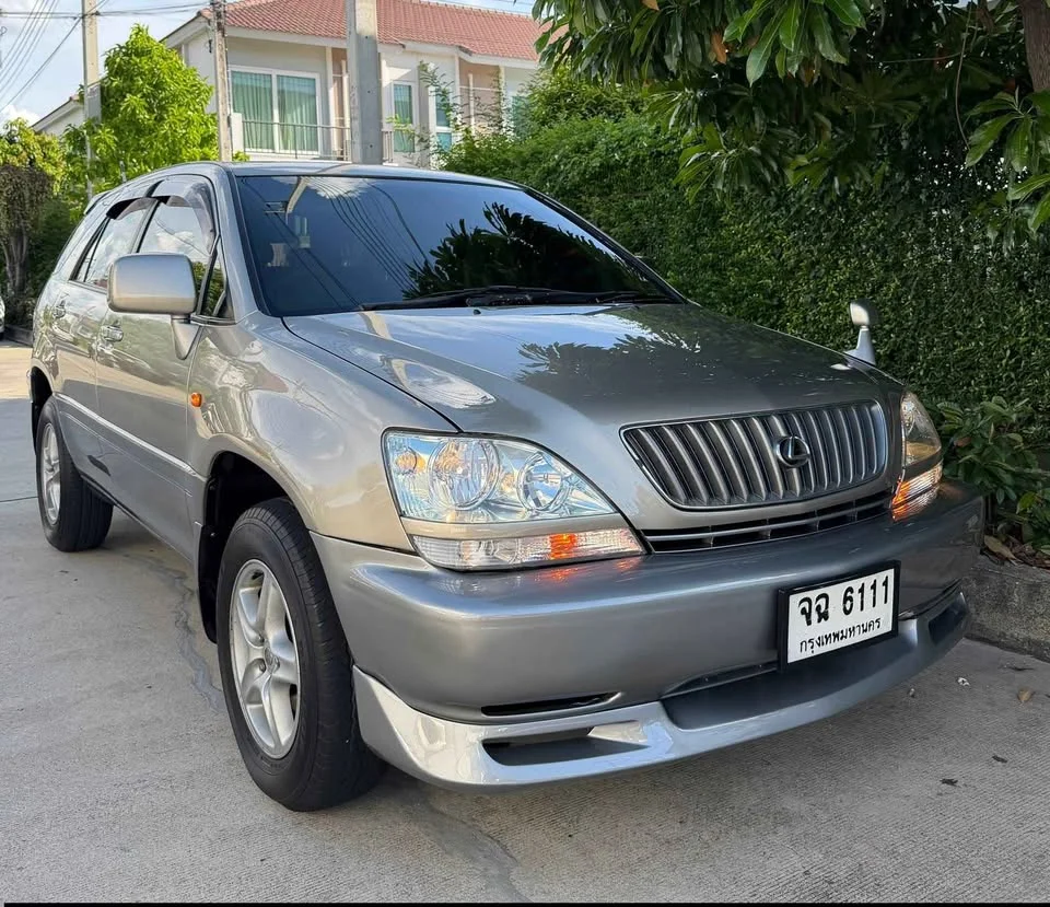 2000 Toyota Harrier I 3